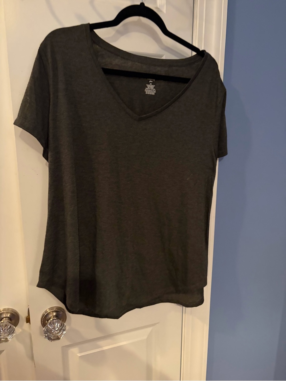 Jennifer Lopez Charcoal V-Neck Short Sleeve Tee